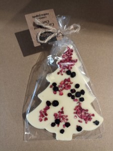 CZEKOLADA BIAŁA CHOINKA Z MIODEM,MALINĄ I JAGODĄ